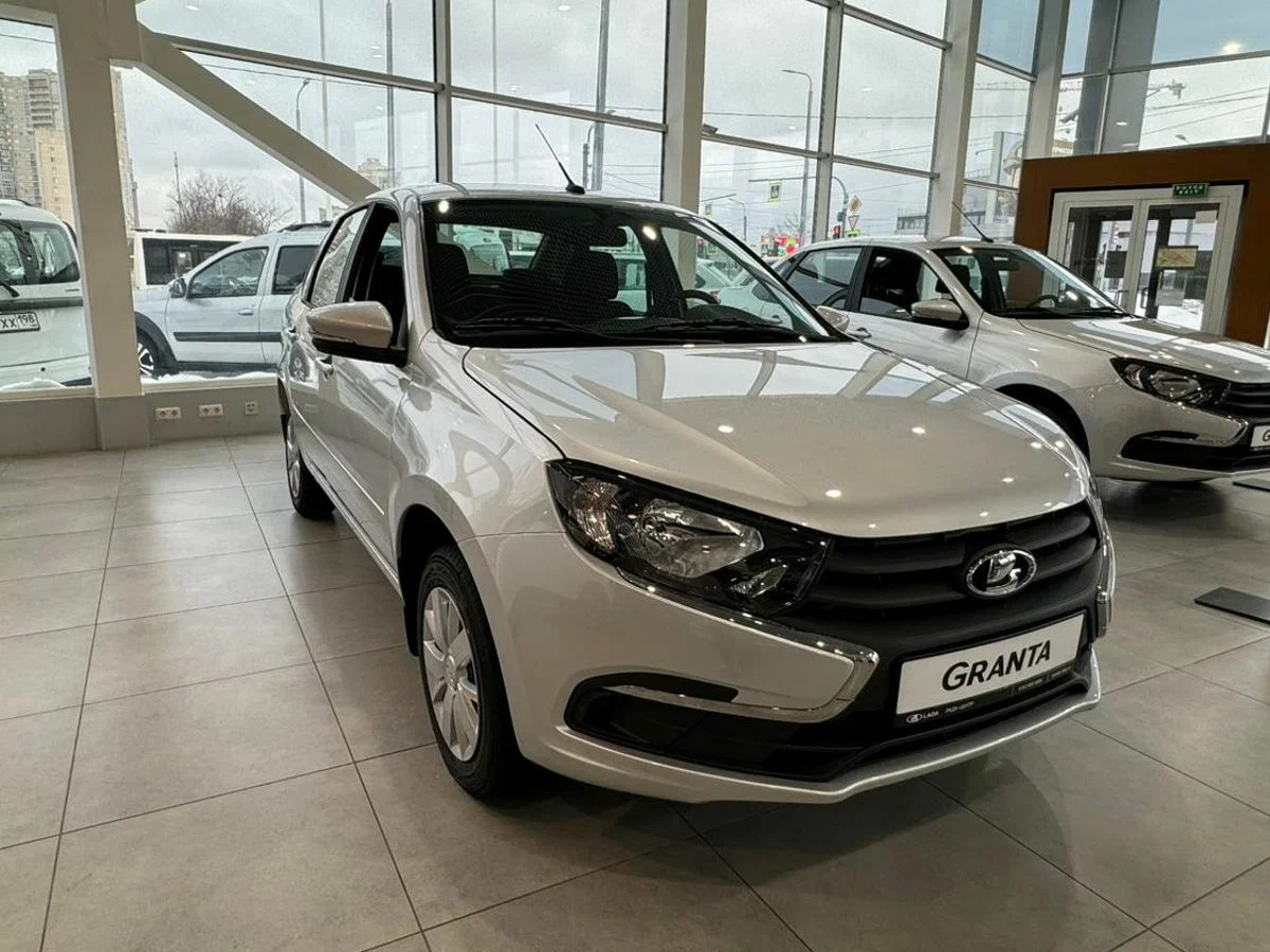 Lada Granta Седан в ваш город - фото №2